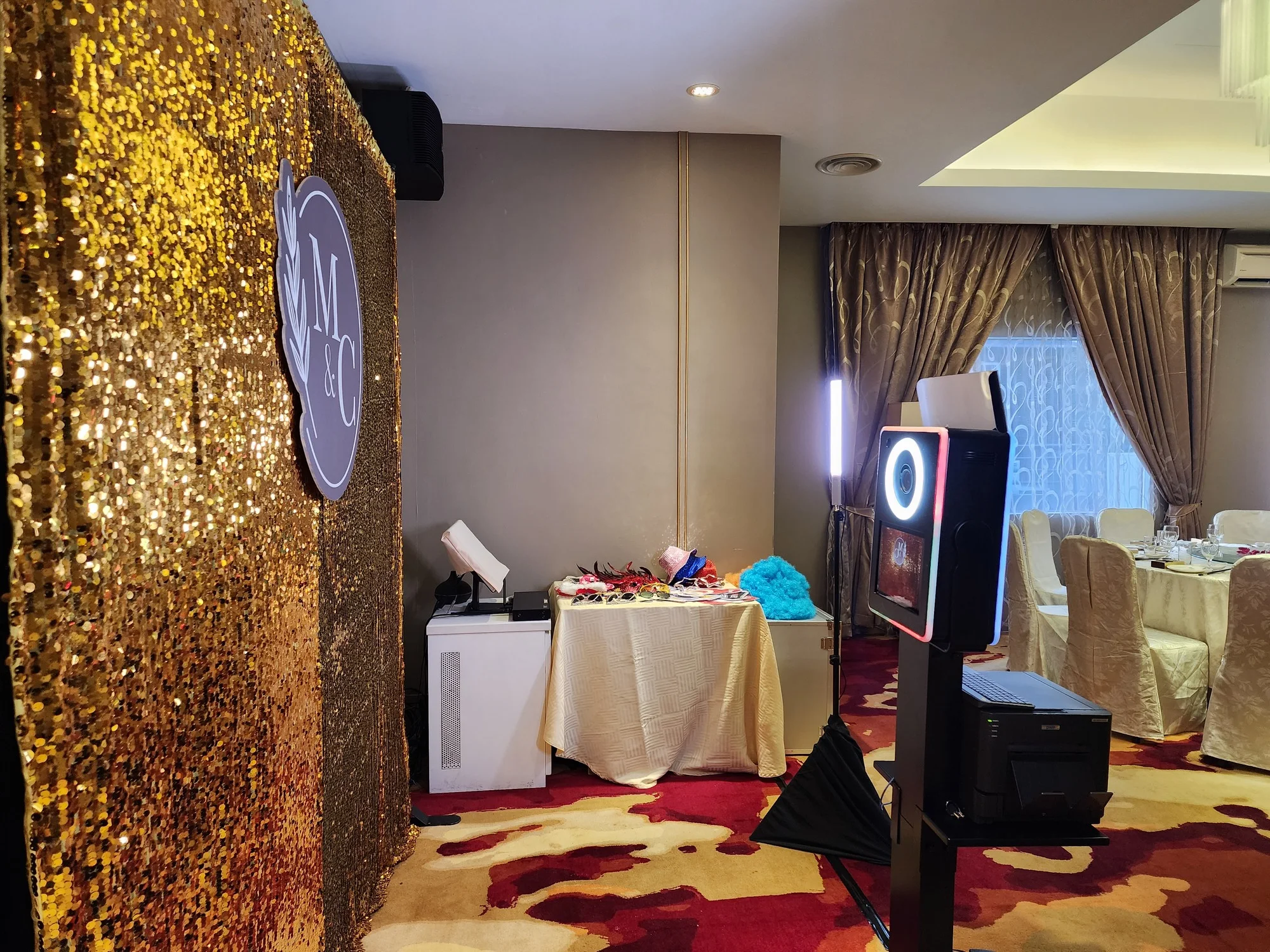 Neon-Booth-6